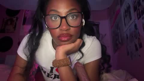 Snapshot of popasprincess chatting on February 22, 2025, 4:18 am princess online show from February 22, 2025, 4:18 am