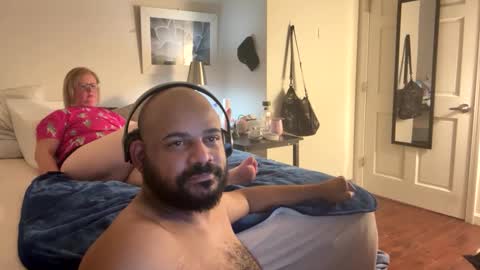 popfizzt online show from September 12, 2025, 3:39 am