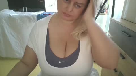 Snapshot of pornbusty chatting on February 17, 2025, 3:09 pm MelissOfficial online show from February 17, 2025, 3:09 pm