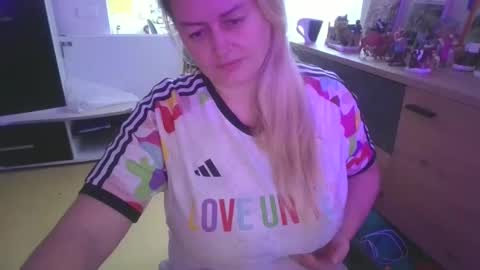 Snapshot of pornbusty chatting on December 3, 2025, 9:29 am MelissOfficial online show from December 3, 2025, 9:29 am