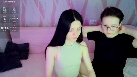 Snapshot of pornostendup chatting on March 5, 2025, 9:15 pm Ana and Tati online show from March 5, 2025, 9:15 pm