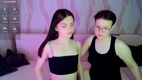 Snapshot of pornostendup chatting on September 27, 2025, 10:26 pm Ana and Tati online show from September 27, 2025, 10:26 pm