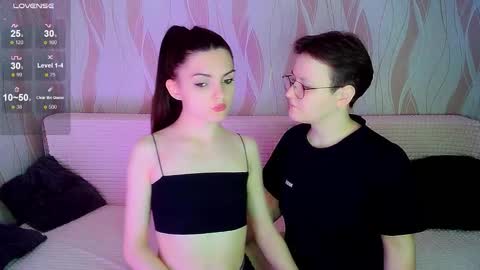 Snapshot of pornostendup chatting on October 2, 2025, 8:27 pm Ana and Tati online show from October 2, 2025, 8:27 pm