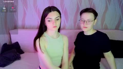 Snapshot of pornostendup chatting on October 9, 2025, 7:34 pm Ana and Tati online show from October 9, 2025, 7:34 pm