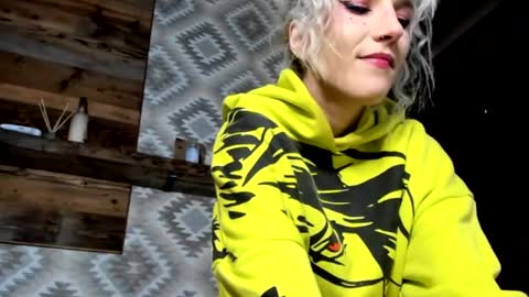 Snapshot of positivevibess chatting on February 18, 2025, 12:59 am positivevibess online show from February 18, 2025, 12:59 am