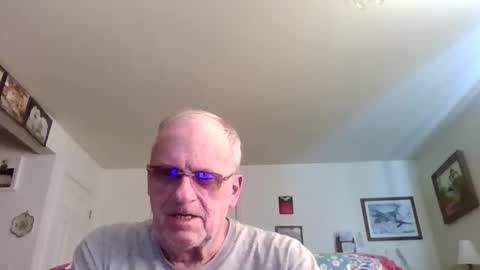 Snapshot of potato_chipz70 chatting on December 14, 2025, 3:17 pm potato_chipz70 online show from December 14, 2025, 3:17 pm