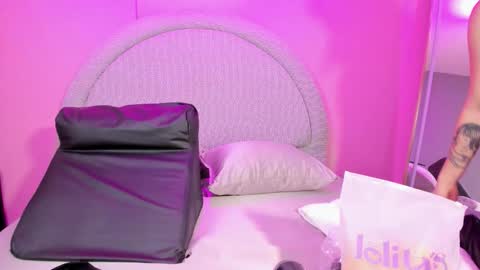 Powder  online show from December 5, 2025, 11:30 am