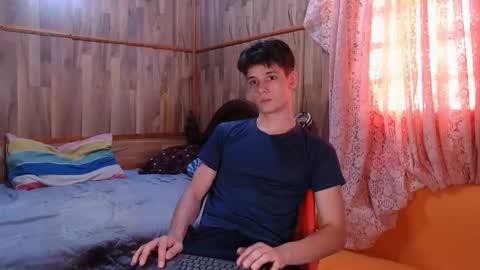 Snapshot of powertwinky chatting on December 8, 2024, 9:30 pm chris independent online show from December 8, 2024, 9:30 pm