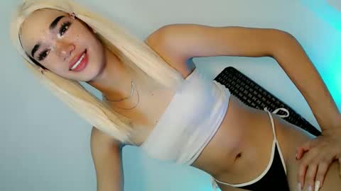 precious_hara online show from November 12, 2025, 4:35 am