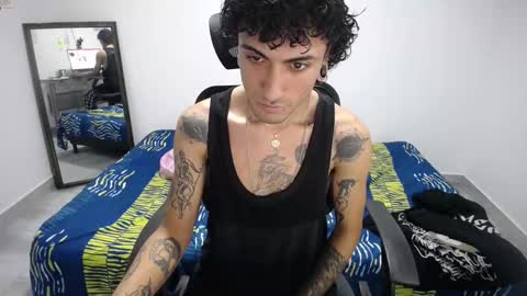 Plux online show from November 18, 2025, 7:46 am