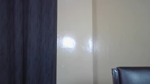 Snapshot of prettie_essy chatting on December 13, 2025, 7:53 pm Essy online show from December 13, 2025, 7:53 pm