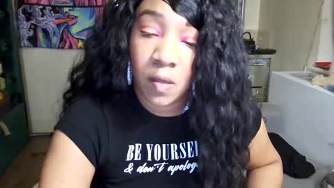 Snapshot of pretty69queen chatting on January 18, 2025, 4:59 am Yasmine pretty online show from January 18, 2025, 4:59 am