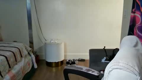 Snapshot of pretty69queen chatting on November 30, 2025, 12:36 am Yasmine pretty online show from November 30, 2025, 12:36 am