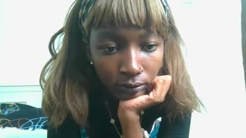 Snapshot of pretty__lisa chatting on December 21, 2025, 2:57 pm pretty__lisa online show from December 21, 2025, 2:57 pm