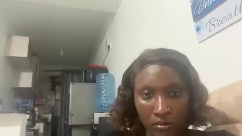 Snapshot of pretty_ellsie chatting on September 18, 2025, 10:34 pm independent model online show from September 18, 2025, 10:34 pm