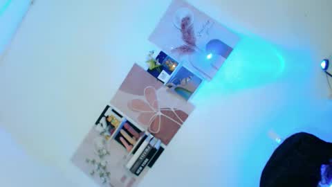 Snapshot of pretty_little_baby28 chatting on November 11, 2025, 5:07 am Flor online show from November 11, 2025, 5:07 am