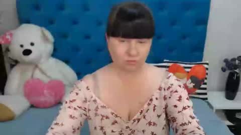 Snapshot of pretty_malika chatting on February 24, 2025, 12:48 pm pretty_malika online show from February 24, 2025, 12:48 pm