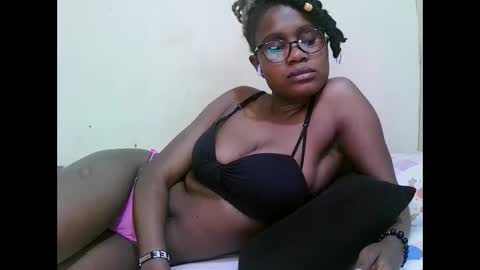 Snapshot of pretty_mellan chatting on February 2, 2025, 12:13 pm pretty_mellan online show from February 2, 2025, 12:13 pm