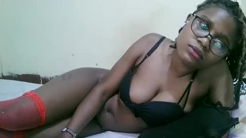 Snapshot of pretty_mellan chatting on February 14, 2025, 10:04 pm pretty_mellan online show from February 14, 2025, 10:04 pm