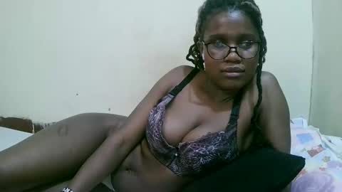 Snapshot of pretty_mellan chatting on February 17, 2025, 2:15 pm pretty_mellan online show from February 17, 2025, 2:15 pm