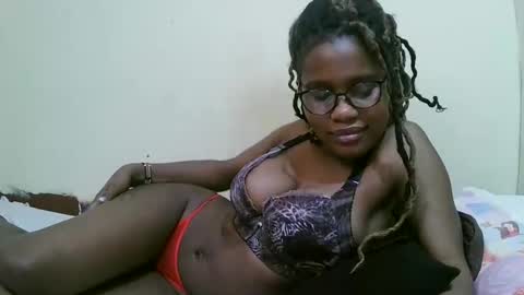 Snapshot of pretty_mellan chatting on March 6, 2025, 10:36 pm pretty_mellan online show from March 6, 2025, 10:36 pm