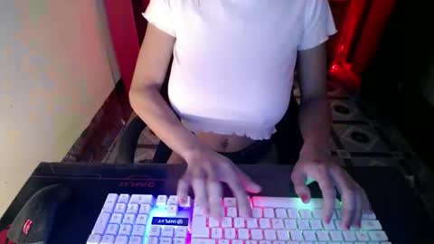 christina online show from December 5, 2025, 11:08 am