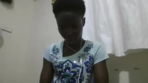 pretty_petite_ebony online show from October 29, 2025, 10:00 pm