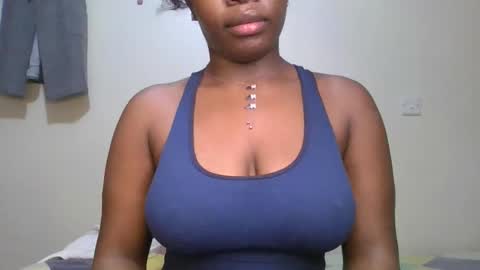 pretty_shila online show from October 27, 2025, 5:06 pm