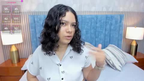 Snapshot of pretty_sunlight_ chatting on October 26, 2025, 2:06 am Daisy Flower online show from October 26, 2025, 2:06 am