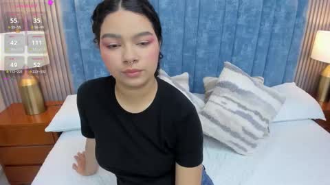 Snapshot of pretty_sunlight_ chatting on November 5, 2025, 2:11 am Daisy Flower online show from November 5, 2025, 2:11 am