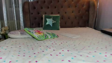 Snapshot of prettyadoraa chatting on March 5, 2025, 7:38 pm Adora online show from March 5, 2025, 7:38 pm