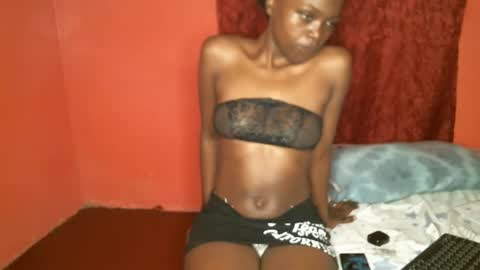 Snapshot of prettybabe02 chatting on January 26, 2025, 5:02 am SaraCattra online show from January 26, 2025, 5:02 am