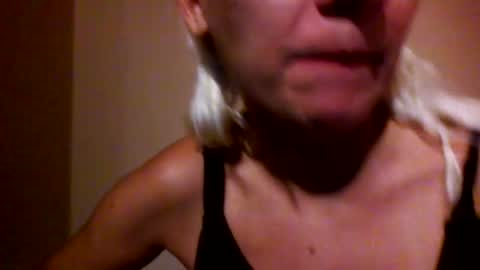 Snapshot of prettybabypetite chatting on November 27, 2025, 1:18 am Missy Jack online show from November 27, 2025, 1:18 am