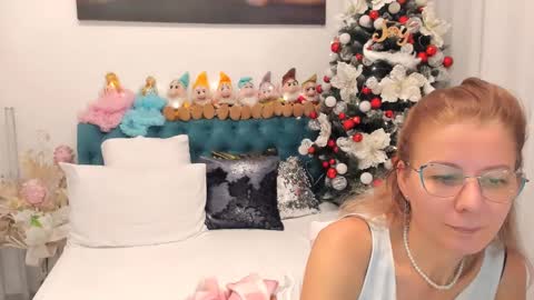 Snapshot of prettyblackeyes chatting on December 14, 2024, 7:40 am wilma online show from December 14, 2024, 7:40 am