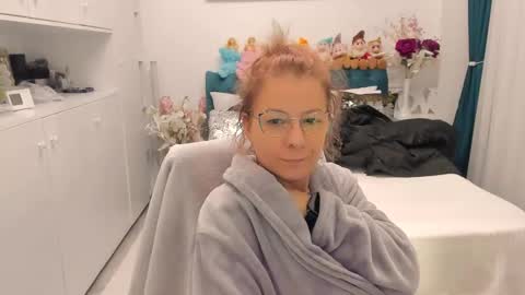 Snapshot of prettyblackeyes chatting on February 21, 2025, 9:34 am wilma online show from February 21, 2025, 9:34 am