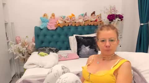 Snapshot of prettyblackeyes chatting on March 7, 2025, 7:08 am wilma online show from March 7, 2025, 7:08 am