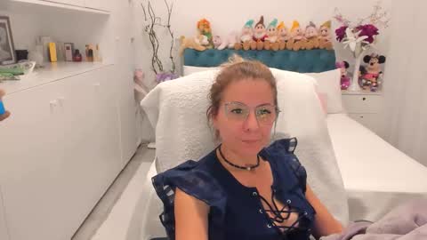 Snapshot of prettyblackeyes chatting on September 30, 2025, 8:03 pm wilma online show from September 30, 2025, 8:03 pm