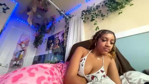 prettyblackgal online show from November 24, 2025, 10:53 pm
