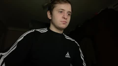 prettyboyhot01 online show from December 6, 2024, 7:32 am