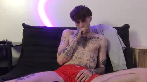 pretty boy online show from November 21, 2025, 4:00 am