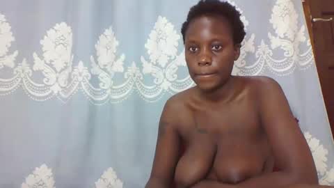 Snapshot of prettydarkskin002 chatting on February 13, 2025, 10:11 pm SHANIA online show from February 13, 2025, 10:11 pm