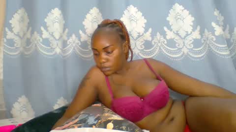 Snapshot of prettydarkskin002 chatting on September 28, 2025, 10:04 pm SHANIA online show from September 28, 2025, 10:04 pm