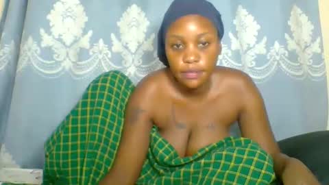 Snapshot of prettydarkskin002 chatting on October 6, 2025, 8:01 am SHANIA online show from October 6, 2025, 8:01 am
