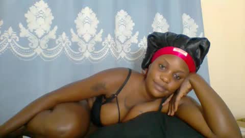 Snapshot of prettydarkskin002 chatting on October 11, 2025, 7:01 pm SHANIA online show from October 11, 2025, 7:01 pm