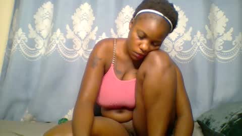 Snapshot of prettydarkskin002 chatting on November 21, 2025, 5:17 am SHANIA online show from November 21, 2025, 5:17 am