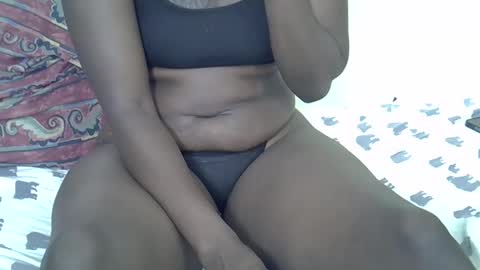 Snapshot of prettyliz30 chatting on October 17, 2025, 9:23 am LILIAN online show from October 17, 2025, 9:23 am