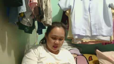 Snapshot of prettynhing chatting on January 4, 2025, 12:49 pm Nhing online show from January 4, 2025, 12:49 pm
