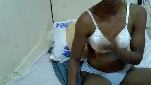 Snapshot of prettyqueen24 chatting on November 22, 2025, 9:52 am Pretty Queen online show from November 22, 2025, 9:52 am