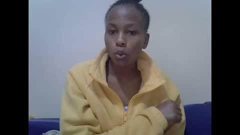 Snapshot of prettyqueenn1 chatting on December 10, 2024, 8:30 am sharon online show from December 10, 2024, 8:30 am