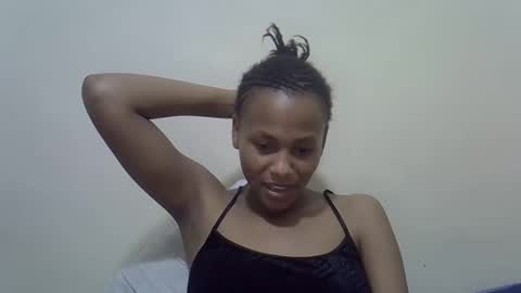 Snapshot of prettyqueenn1 chatting on February 5, 2025, 9:40 pm sharon online show from February 5, 2025, 9:40 pm